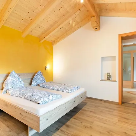 Sunlit Apartment Near Ski Area In Hollersbach Im Pinzgau