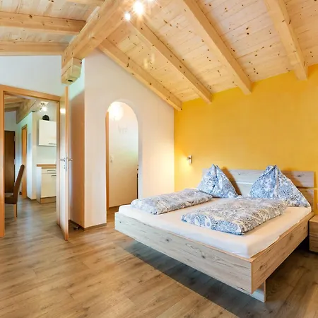 Sunlit Apartment Near Ski Area In Hollersbach Im Pinzgau *