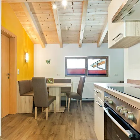 Sunlit Apartment Near Ski Area In Hollersbach Im Pinzgau Apartment *