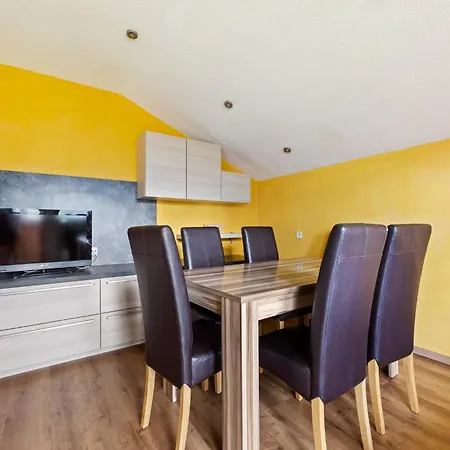 Sunlit Apartment Near Ski Area In Hollersbach Im Pinzgau *