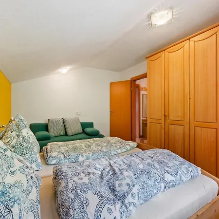 Apartament Sunlit Near Area In *