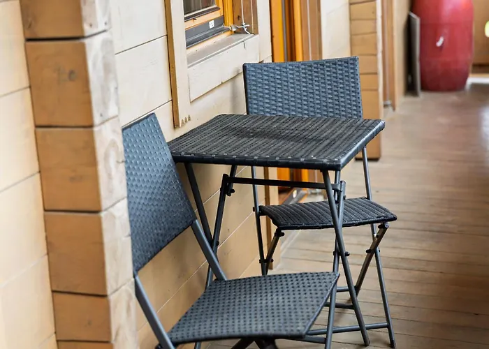 Sunlit Near Area In 公寓 *